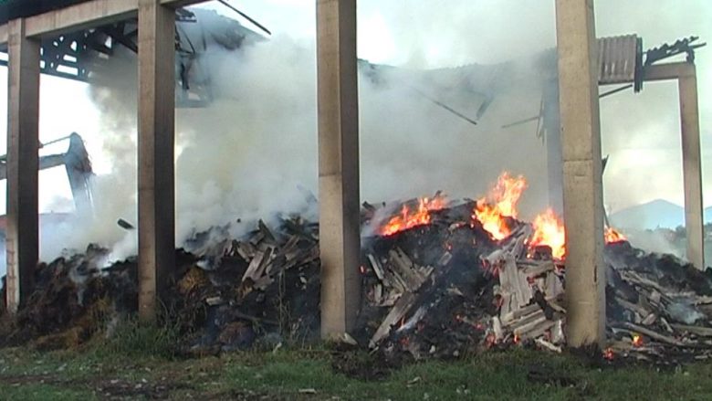 Zjarri shkrumbon një objekt në Tetovë (Foto)