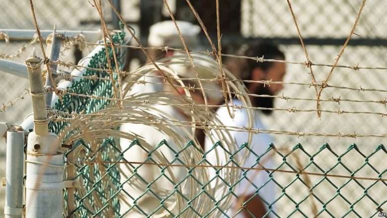 Lirohen edhe 15 të burgosur nga Guantanamo, dërgohen në Emiratet e Bashkuara Arabe