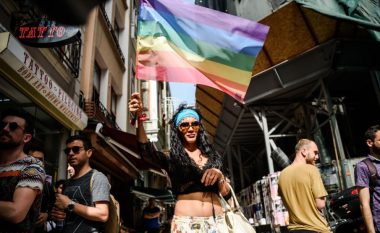 Turqi: Vrasja e transgjinores nxit protesta