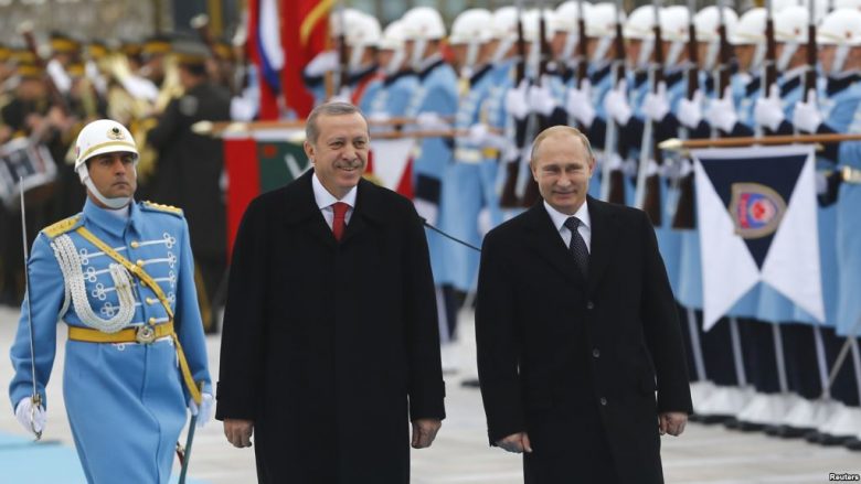 Sot takohen Erdogan dhe Putin në Rusi