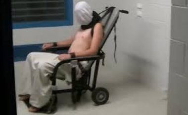 Të burgosurin adoleshent policia e lidh në karrige dhe keqtrajton për dy orë (Video)