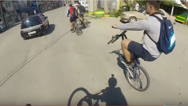 Ferizaj-Greme, vozitë biçikletën me një rrotë (Video)