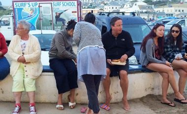 Fotografia e fundit e David Cameron –  ku ka qenë, e ku është tani! (Foto)