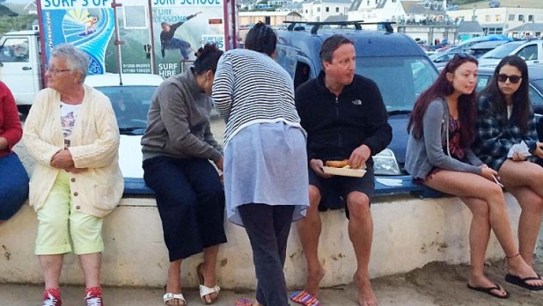 Fotografia e fundit e David Cameron –  ku ka qenë, e ku është tani! (Foto)