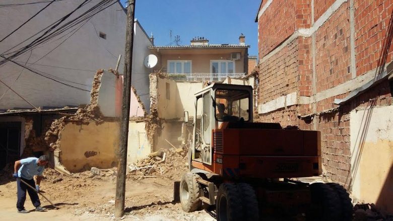 Vazhdon degradimi i trashëgimisë ndërtimore në Prizren, rrënohet edhe një shtëpi