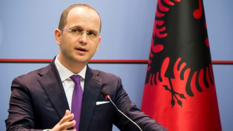 Bushati dënon sulmin ndaj Kuvendit të Kosovës