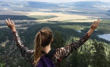 Misterioze: Gjendet adoleshentja e zhdukur në pyll - por jo siç ishte më parë (Foto)