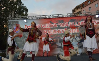 Fillon Festivali folklorik ‘Oda e Llapushës’ në Malishevë