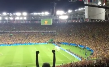Festa e çmendur e brazilianëve në stadium pas penaltisë së Neymar (Video)