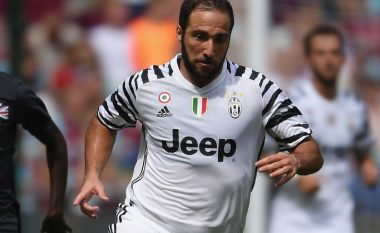 Juventus kalon në epërsi, Higuain shënon në debutim (Video)