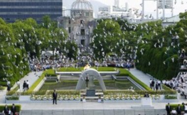 Hiroshima përkujton 71 vjetorin e bombardimit atomik (Video)