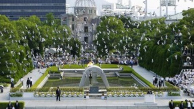 Hiroshima përkujton 71 vjetorin e bombardimit atomik (Video)