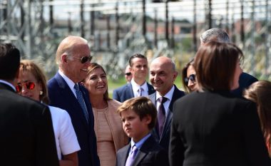 Biden kujton Ibrahim Rugovën: Fotografia e tij më kthen në kujtime