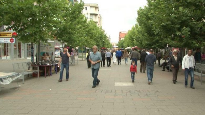 Kushtëzimi i qytetarëve të Ferizajt, degradim i institucionit të Kryetarit (Video)