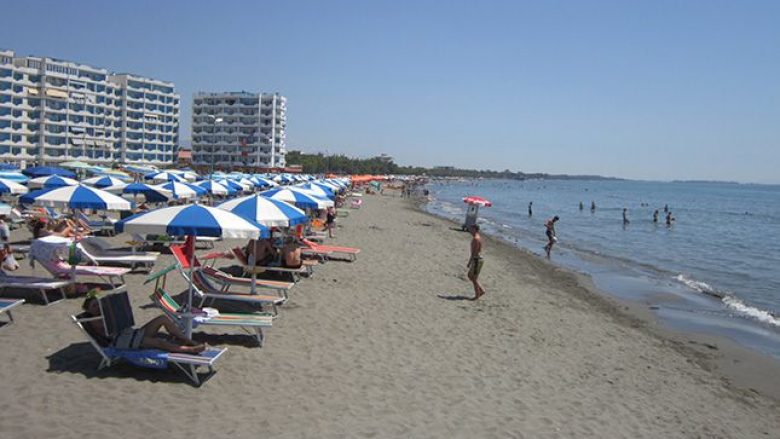 “Çmimet janë rritur me 50 për qind”, pushuesit braktisin plazhin e Shëngjinit