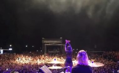 Dua Lipa zbulon numrin e pjesëmarrësve në koncertin e Prishtinës (Video)