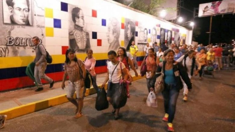 Venezuela në krizë të rëndë ekonomike, rihap kufijtë me Kolumbinë