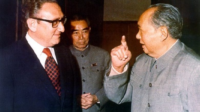 Historia interesante kur Mao donte t’i “dhuronte” 10 milionë femra SHBA-ve