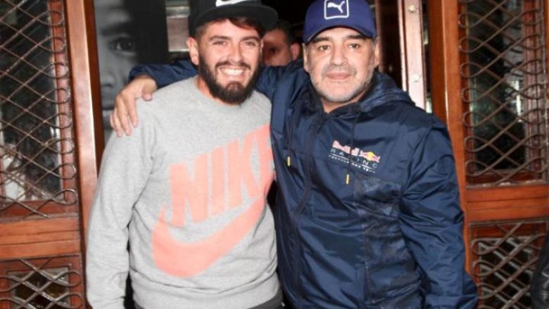 Maradona takon djalin jashtëmartesor, vjen darka e parë pas 30 vjetësh (Foto/Video)