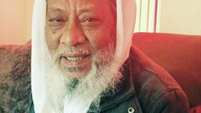 “Po përdorte magji të zezë”, kleriku mysliman vritet me çekiç nga mbështetës të ISIS-it (Video)