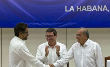 Historike: Kolumbia dhe grupi rebel FARC me marrëveshje paqeje