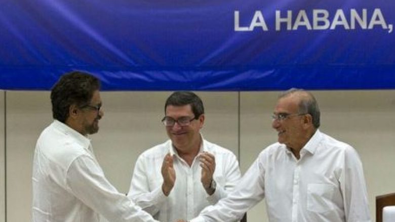 Historike: Kolumbia dhe grupi rebel FARC me marrëveshje paqeje