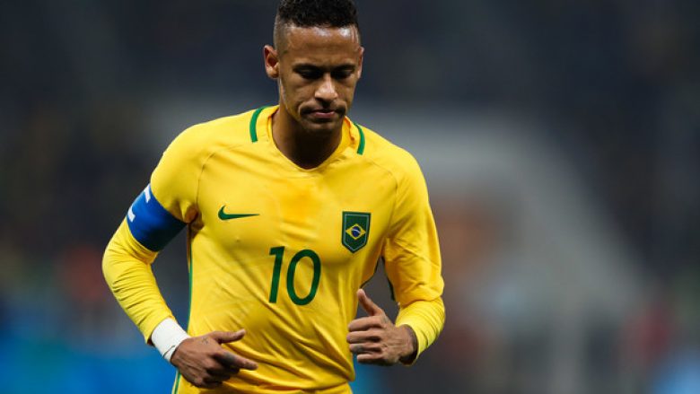 Neymar heq dorë nga shiriti i kapitenit