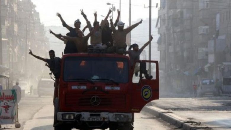 Rebelët sirianë thyejnë rrethimin e Alepos