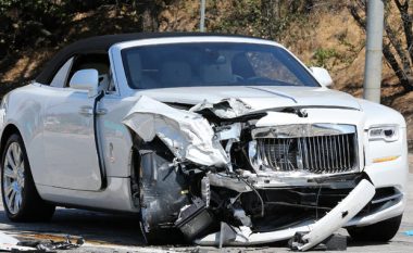Çmimi dhe dëmtimet e veturës me të cilën u aksidentua nëna e Kim (Foto)