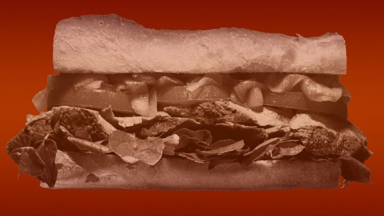 Studim i ri: Sandviçi i kohës së drekës është fajtori për kilet e tepërta