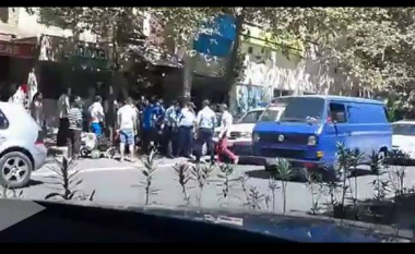 Policia bashkiake e tiranës rrah tregtarët tek “Medreseja”  (Video)
