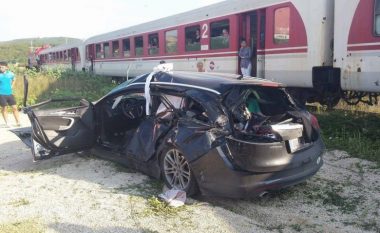 Treni godet veturën në Drenas, gjashtë të lënduar (Foto)