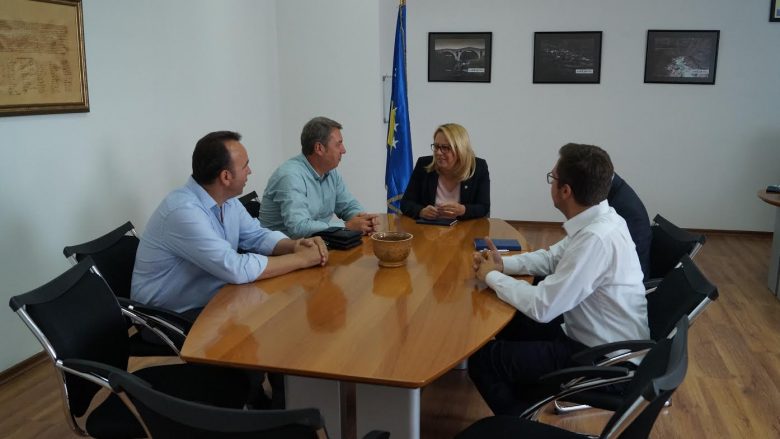Bajrami priti në takim kryetarin e Rrjetit të Bizneseve Shqiptare për Evropë