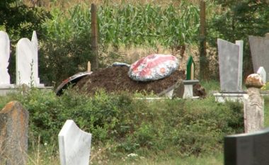 Varrosen katër anëtarët e vrarë të familjes Sulejmani në Gllumovë (Video)