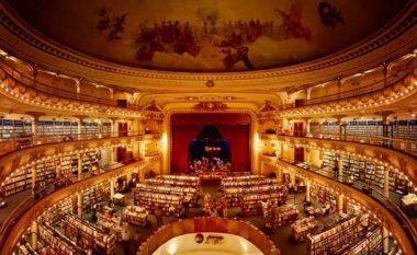 Teatri 100 vjeçar që është kthyer në librari (FOTO)