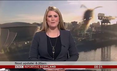 Prezantueses së BBC i ndodh diçka e pazakontë gjatë transmetimit live (Foto/Video)