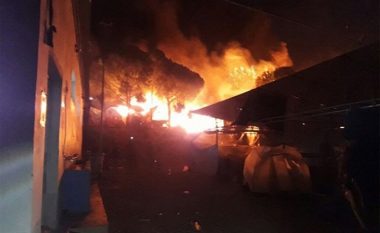Zjarr i fuqishëm në kampin e refugjatëve në Lesbos (Foto/Video)