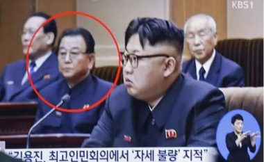Nuk ishte ulur siç duhej në tribunë , Kim Jong ekzekuton ministrin e Arsimit