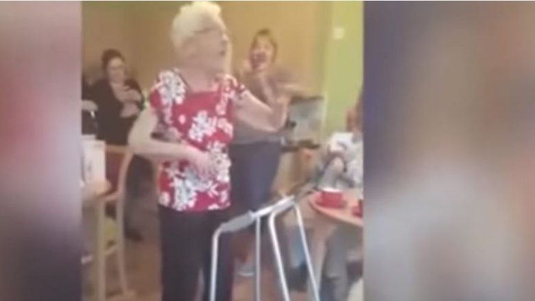 100-vjeçarja feston ditëlindjen me “Makarena” (Video)