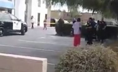 Policia qëllon për vdekje burrin me ngjyrë që kishte probleme mendore (Foto/Video)