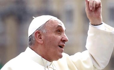 Paralajmërimi i Papës: Ndalni bombardimet, do të përballeni me perëndinë