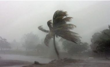 SHBA, stuhia tropikale i drejtohet Floridas