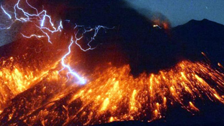 Vullkani gjigant që kërcënon Japoninë