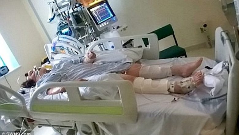 Do i hiqnin aparaturën që e mbante në jetë, studentja në koma lëviz gishtin (Foto)