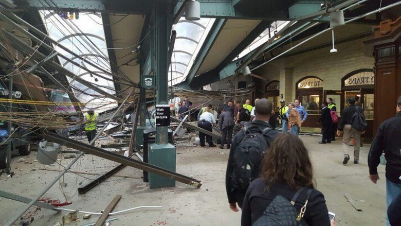 Përplaset treni në New Jersey, tre të vdekur mbi 100 të lënduar (Foto/Video)