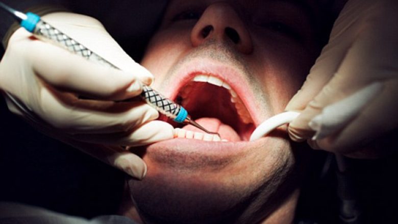 Studimi zbulon se heqja e dhëmbit të pjekurisë nuk sjell ndonjë të mirë