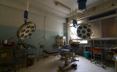 Brenda spitaleve të braktisura, ku asgjë nuk është prekur për dekada të tëra (Foto)