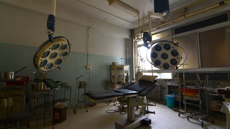 Brenda spitaleve të braktisura, ku asgjë nuk është prekur për dekada të tëra (Foto)