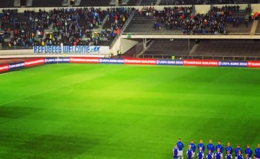 Tifozët finlandezë fillojnë përgatitjet në stadium për takimin ndaj Kosovës (Foto)