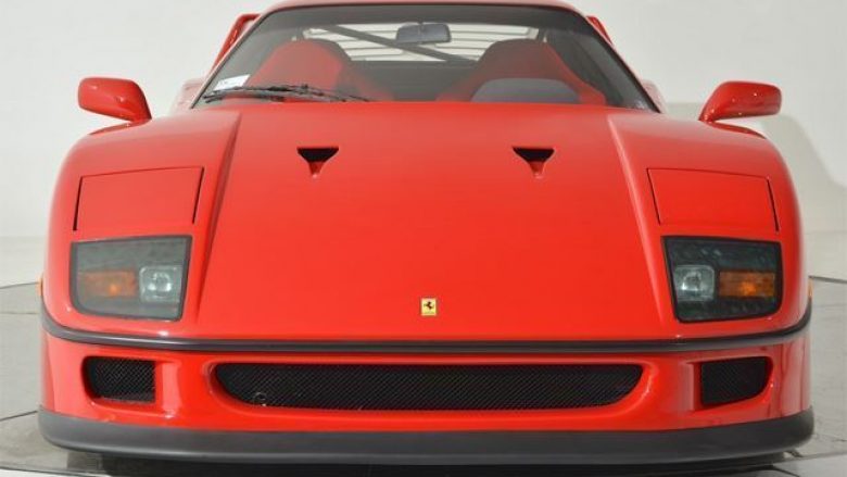 Pikëllohen adhuruesit e kësaj veture të rrallë: Ferrari F40 bëhet shkrumb e hi (Foto)